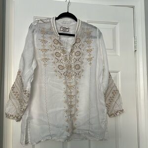 Johnny was embroidered woman’s top size Large in good condition